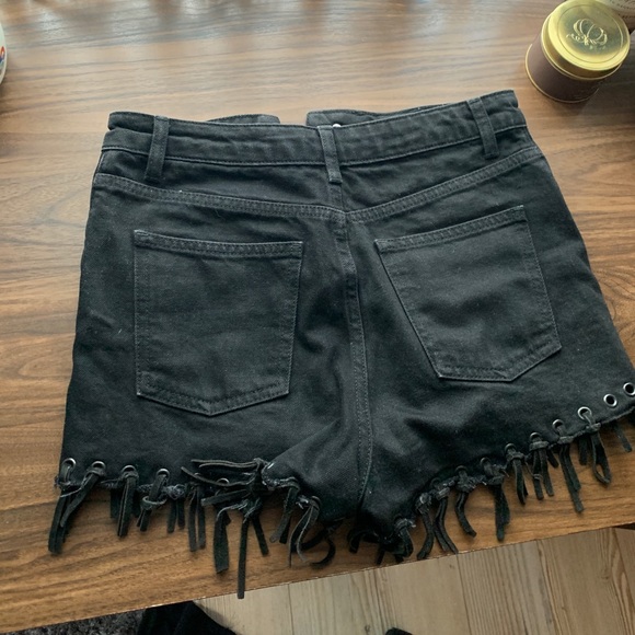 Super cute shorts!! - Picture 2 of 2